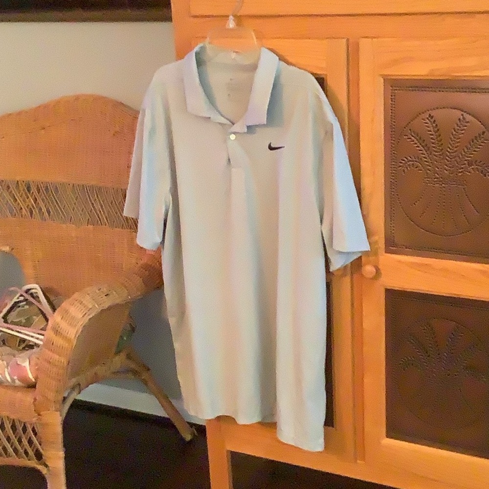 Men’s Nike dri-fit polo, size xl